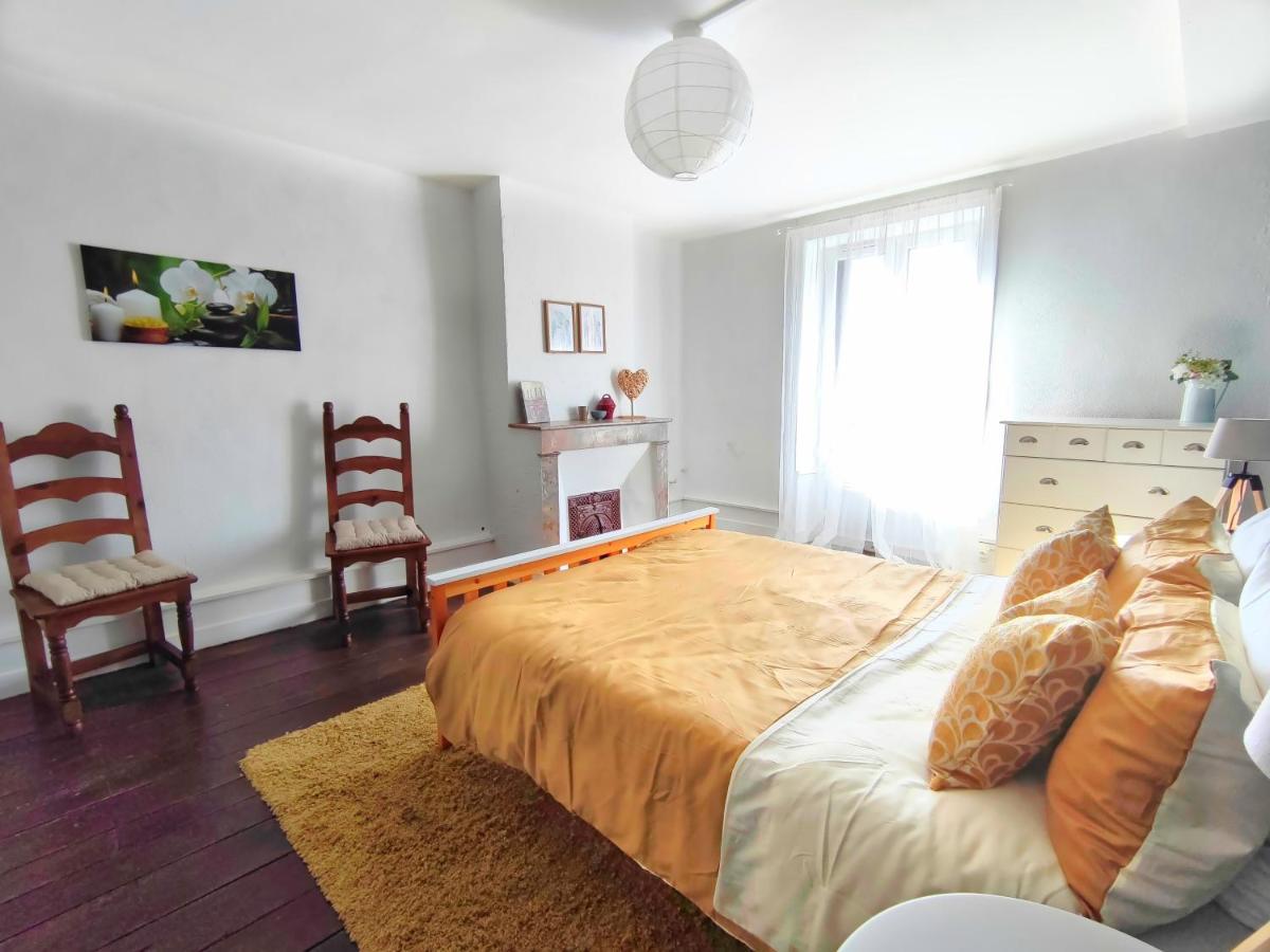 Number 22 - Le Dorat - Apartment 4 With Garden & Free Parking Zewnętrze zdjęcie